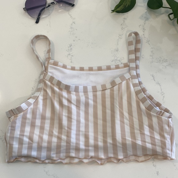 ❗2/$15❗Hollister Swim bathing suit top Size Small - Picture 2 of 3